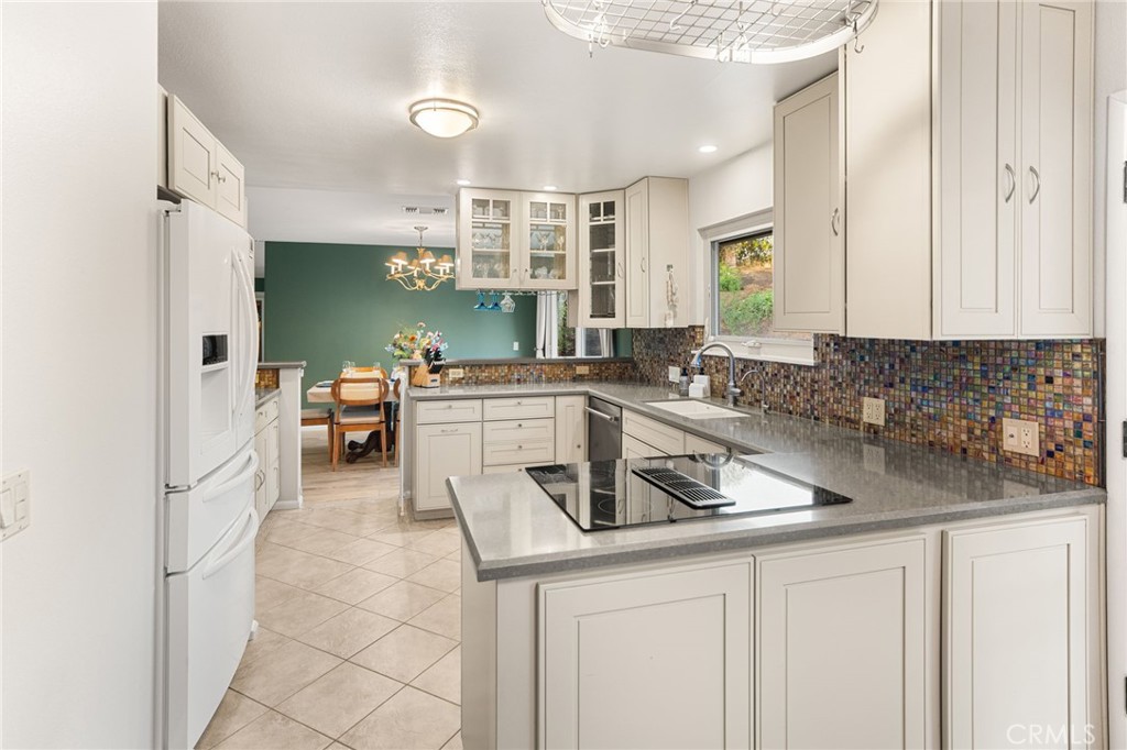 662 Valley View Property Photo 10