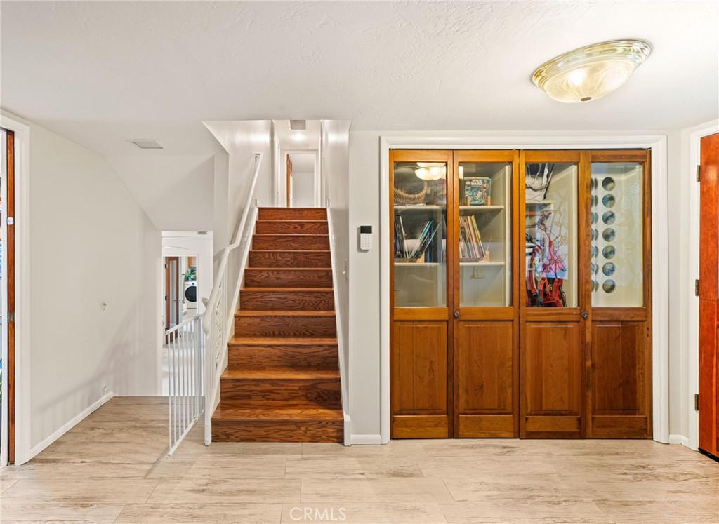 662 Valley View Property Photo 14