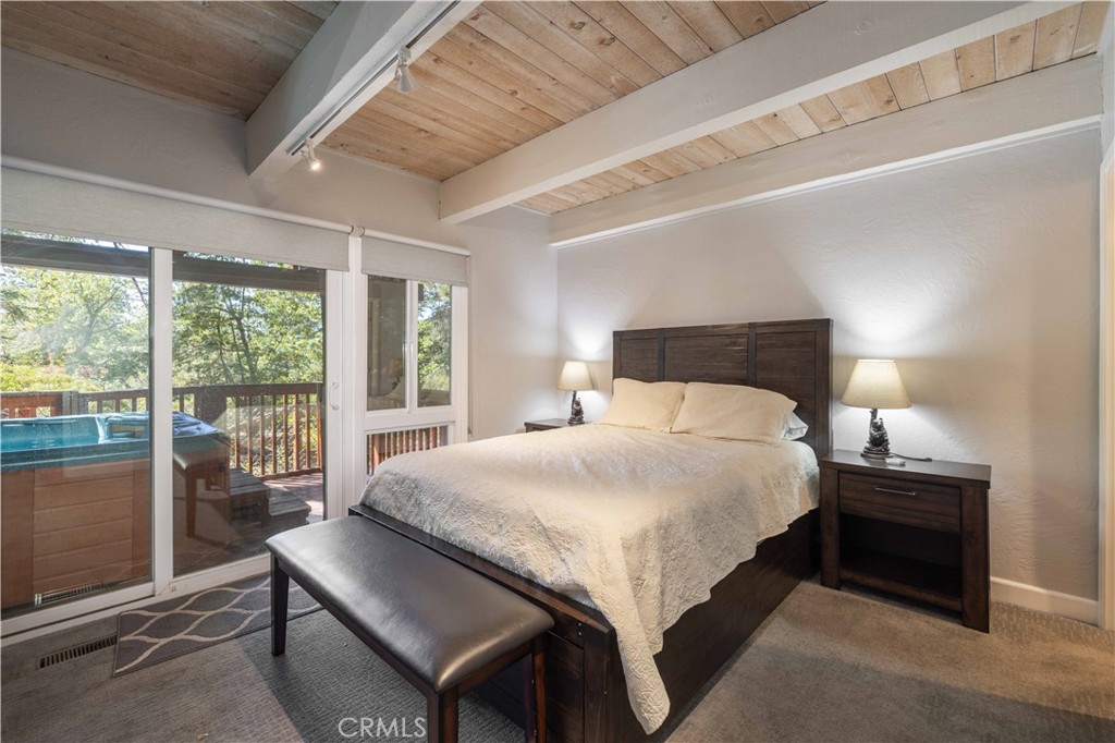861 Thrush Unit 8 Property Photo 12