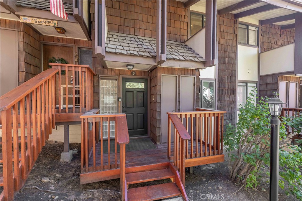 861 Thrush Unit 8 Property Photo 28