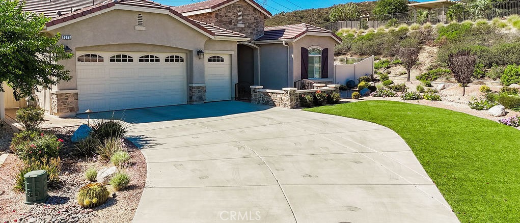 1575 Humboldt Peak Property Photo 4