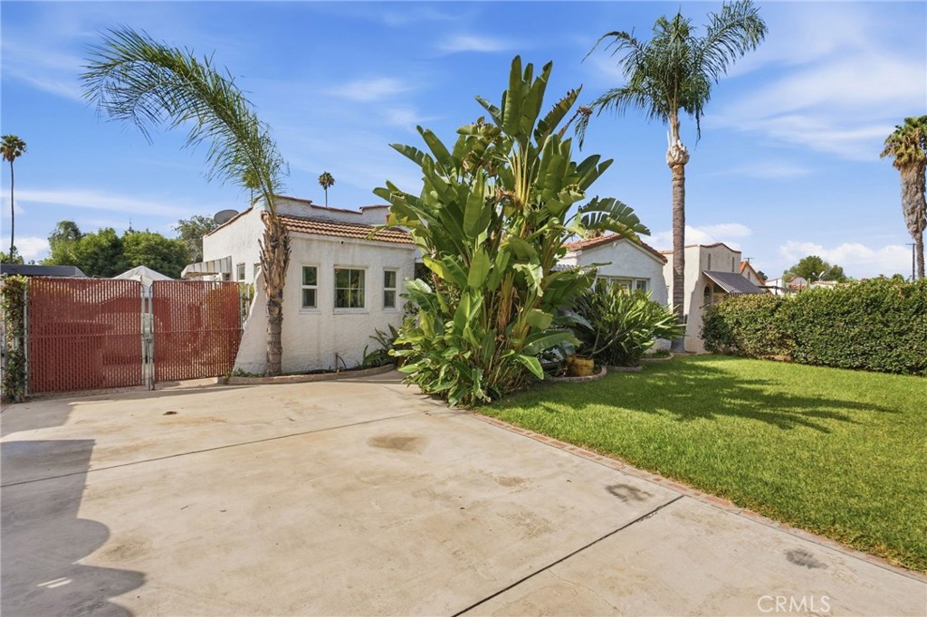 2022 Blenheim Property Photo 4