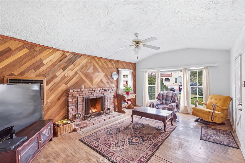2022 Blenheim Property Photo 8
