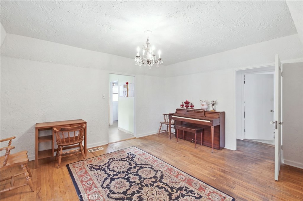 2022 Blenheim Property Photo 19