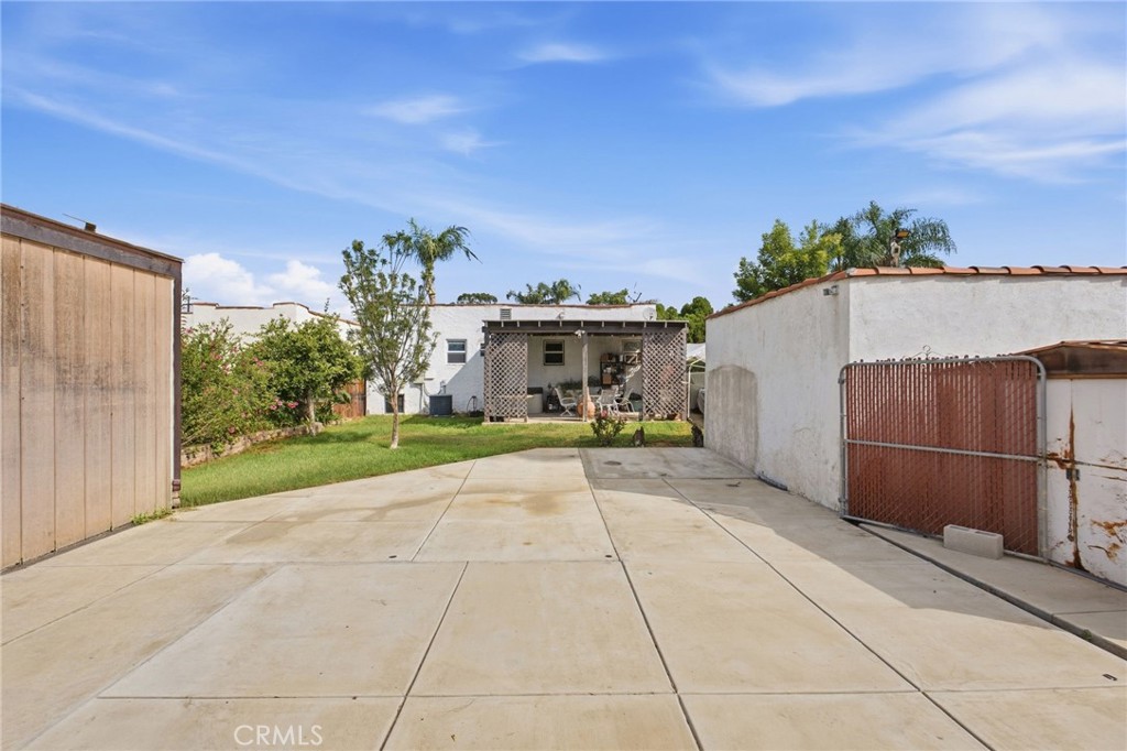 2022 Blenheim Property Photo 34