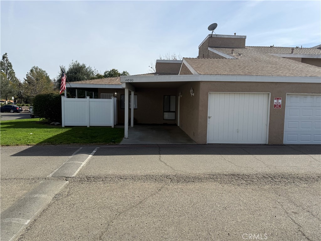 44580 La Paz Property Photo 2