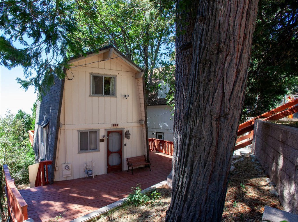 767 W Victoria Court Property Photo 2