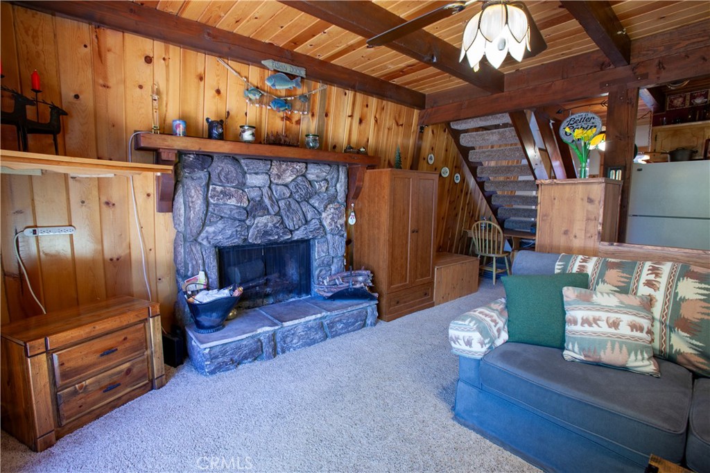 767 W Victoria Court Property Photo 8