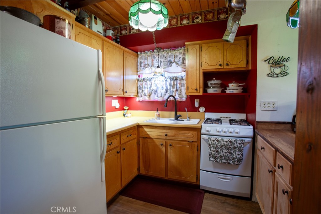 767 W Victoria Court Property Photo 12