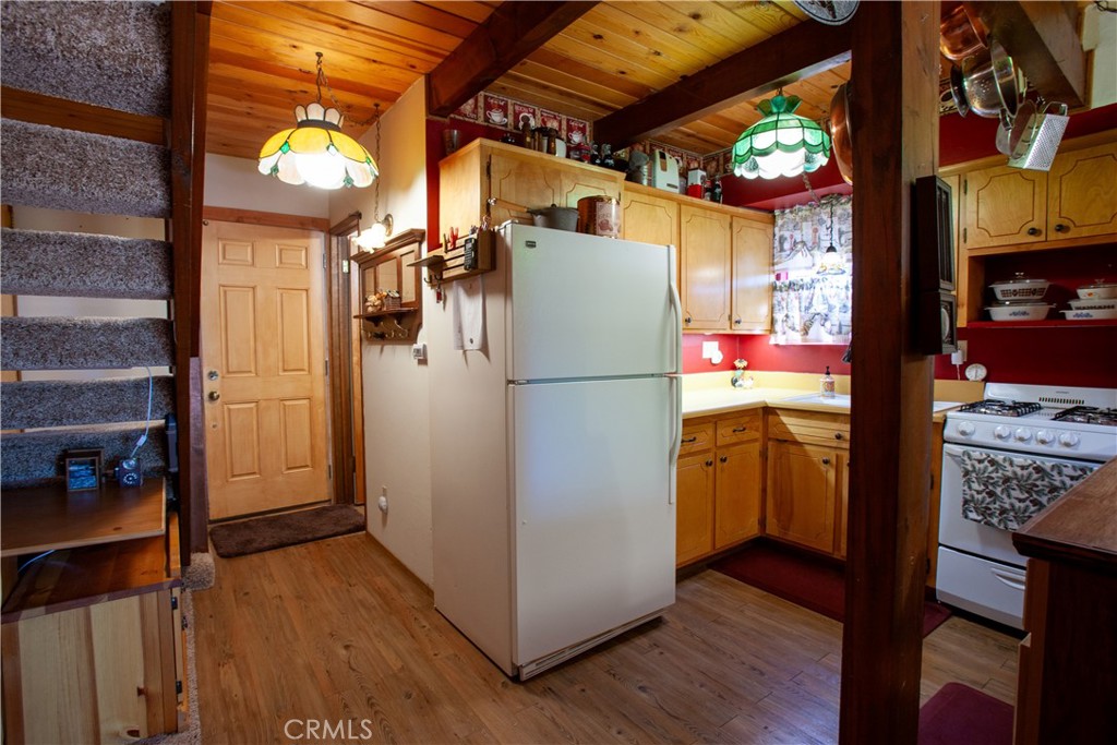 767 W Victoria Court Property Photo 14