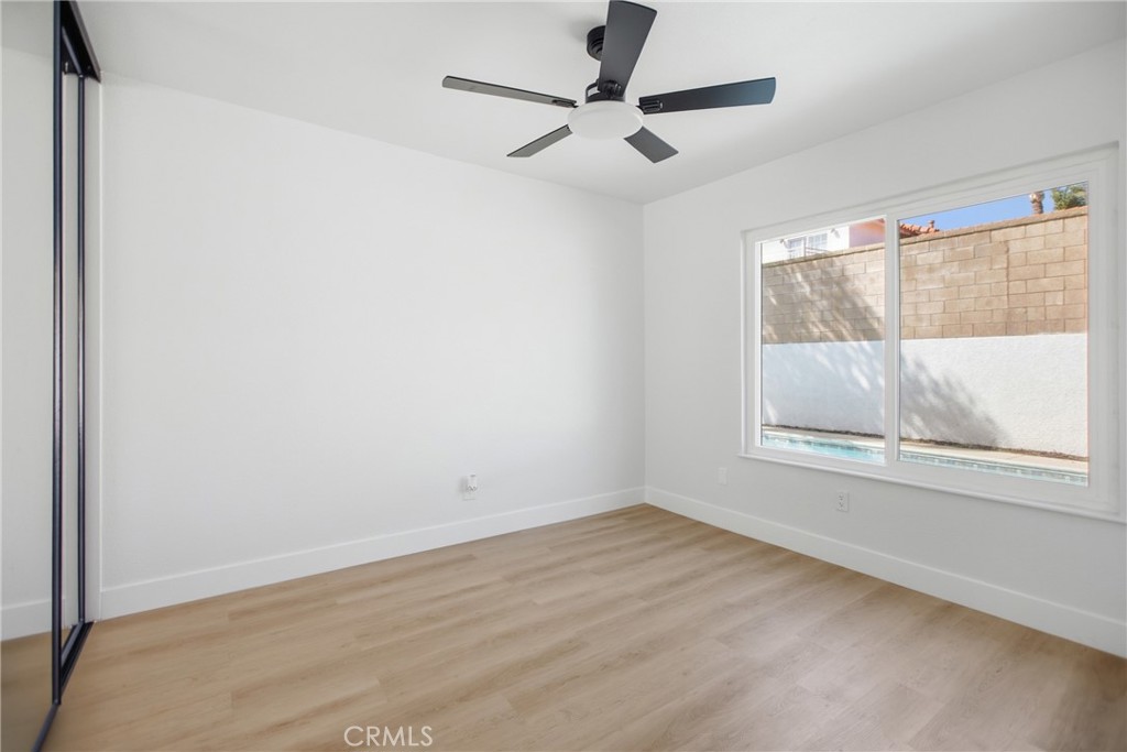 1529 E Hazeltine Street Property Photo 19