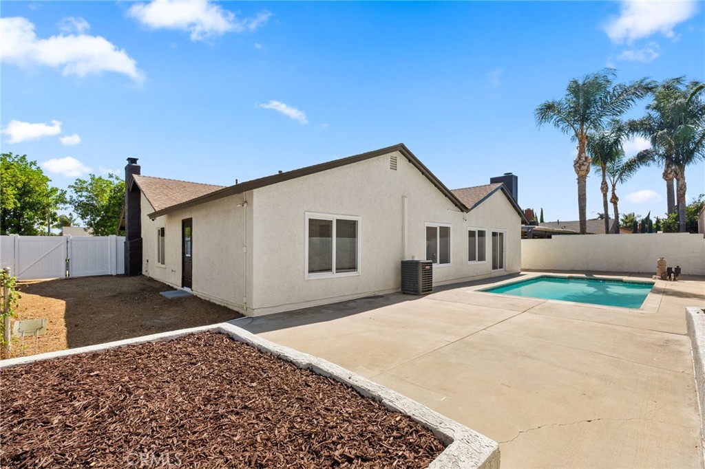 1529 E Hazeltine Street Property Photo 24