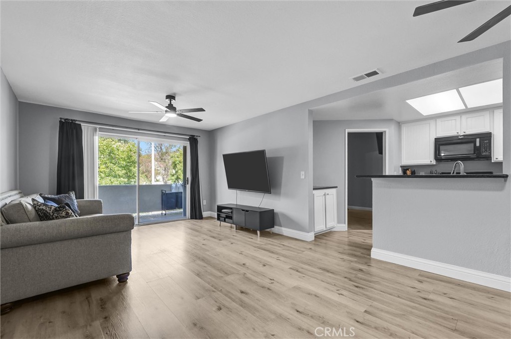 16377 Lakeshore 2b Property Photo 2
