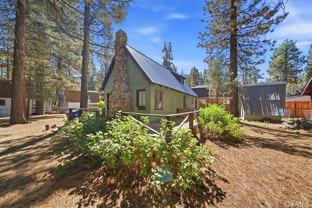 830 E Mountain View Property Photo 4