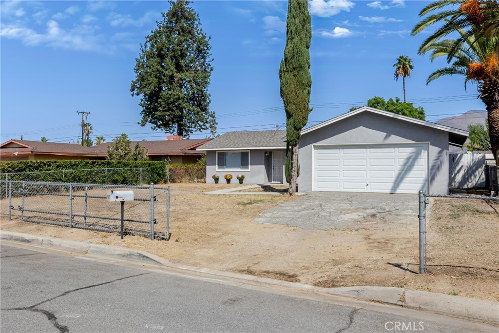 27390 6th Street Property Photo 2