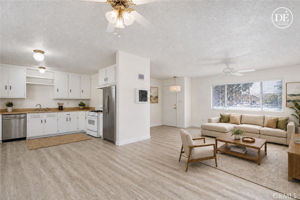 27390 6th Street Property Photo 4