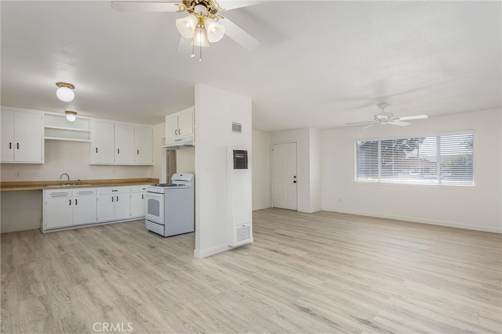 27390 6th Street Property Photo 5