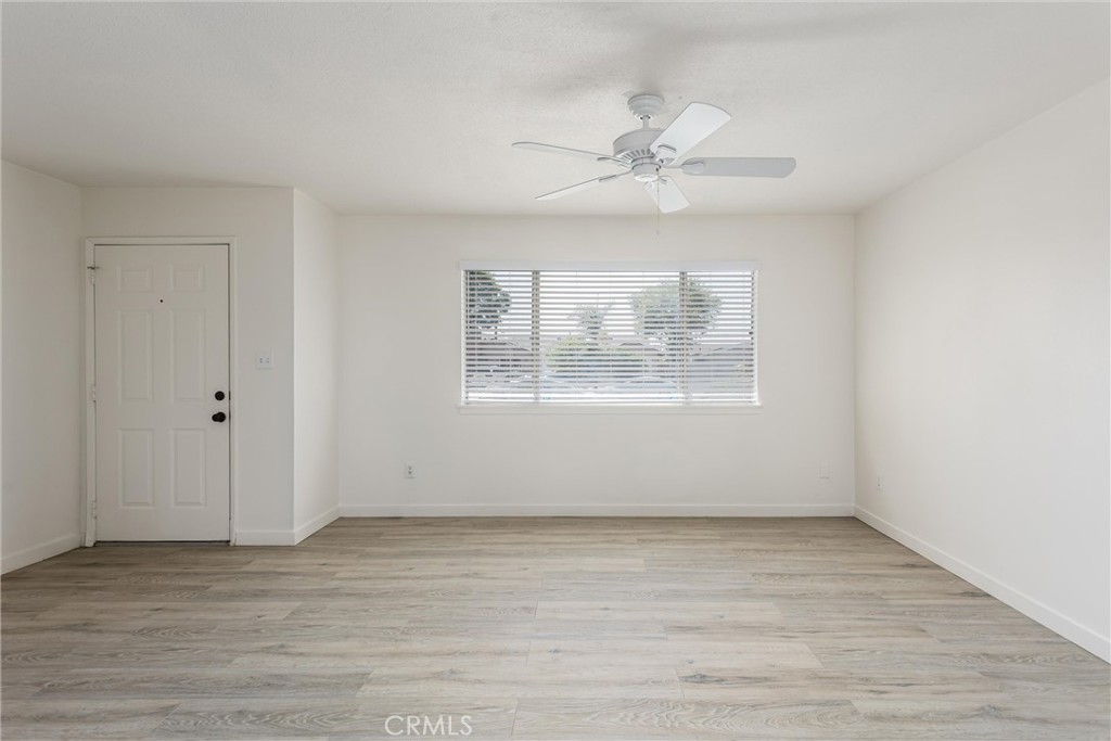 27390 6th Street Property Photo 9