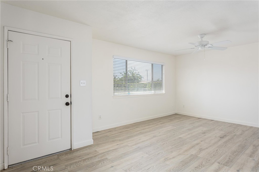 27390 6th Street Property Photo 10