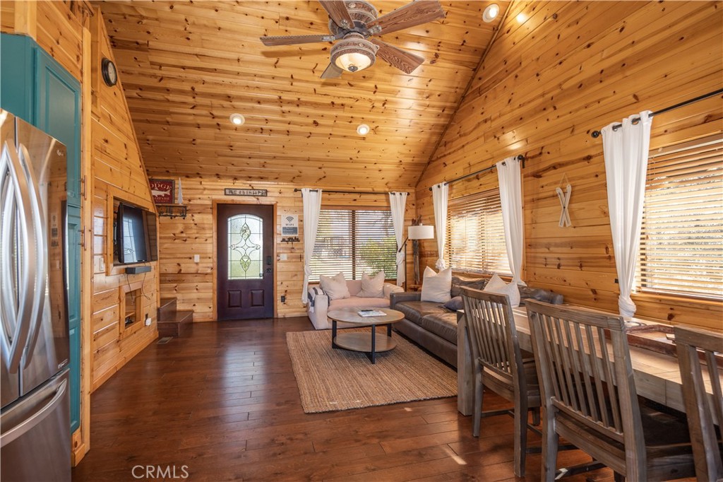 1127 Crags Lane Property Photo 14