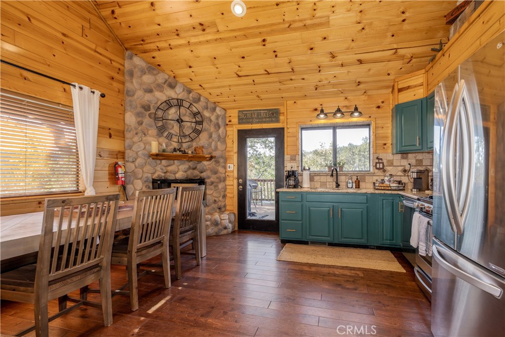 1127 Crags Lane Property Photo 15