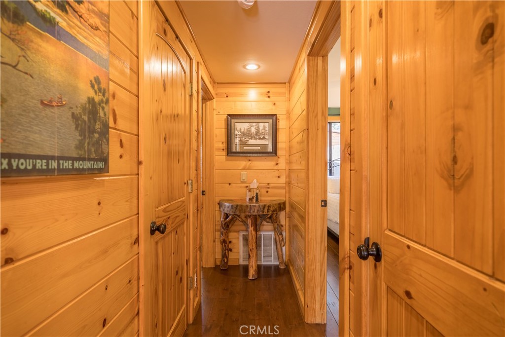 1127 Crags Lane Property Photo 16