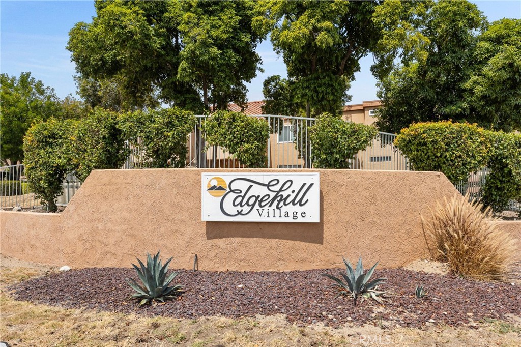 1500 W Edgehill Road 16 Property Photo 1