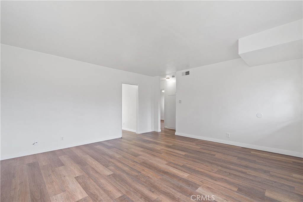 534 Roosevelt Road N Property Photo 3