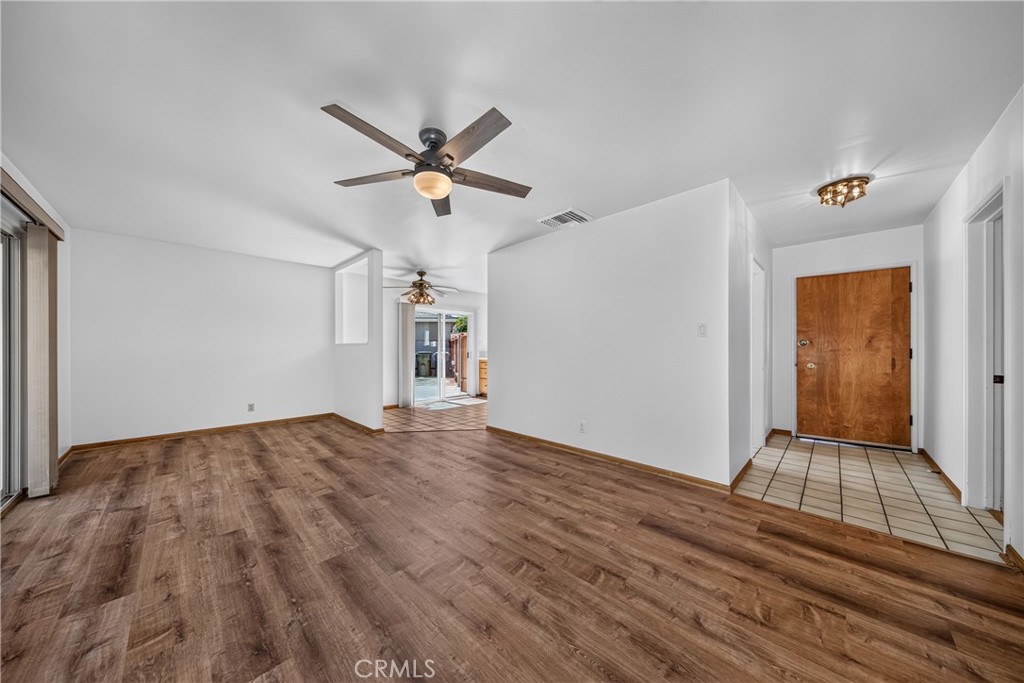 19 Hastings Property Photo 11