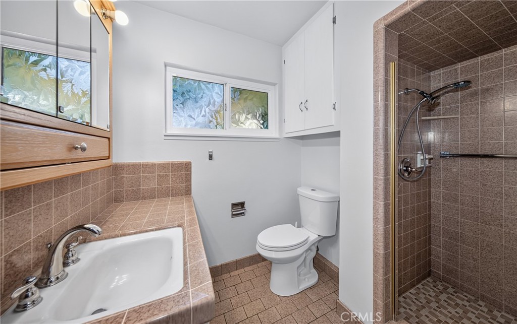 19 Hastings Property Photo 22
