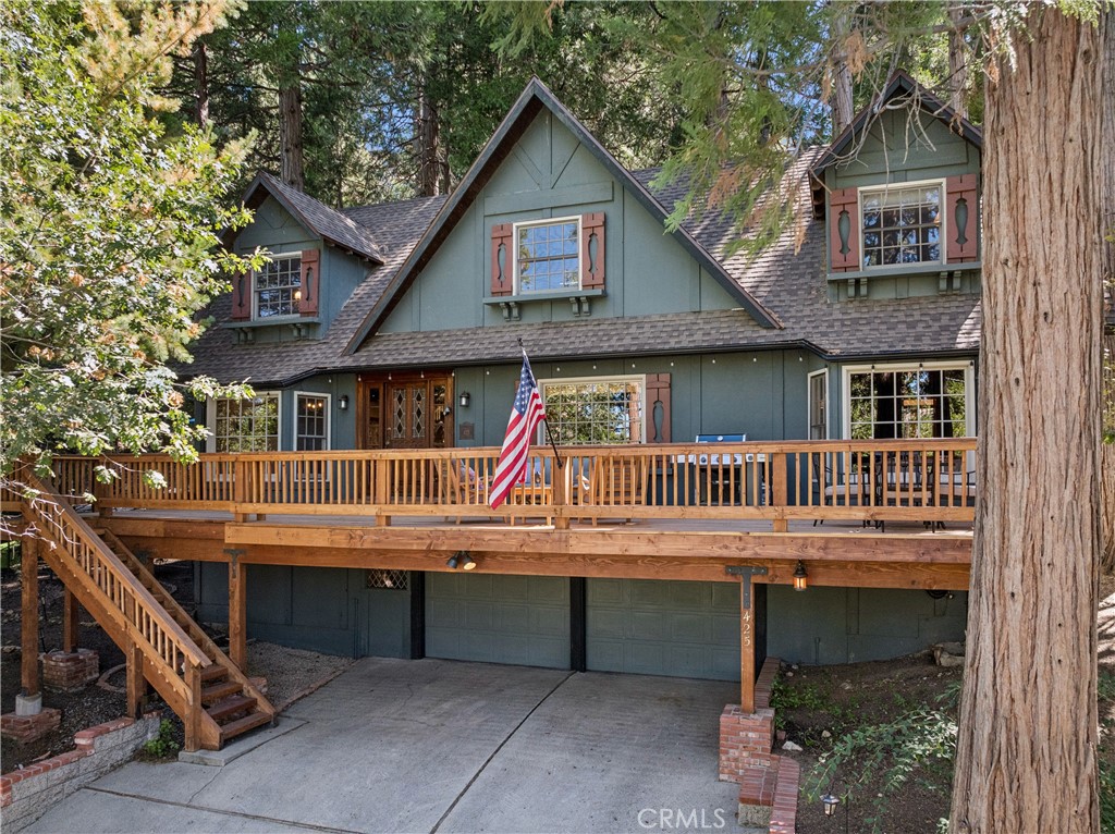 425 Golf Course Way Property Photo 1