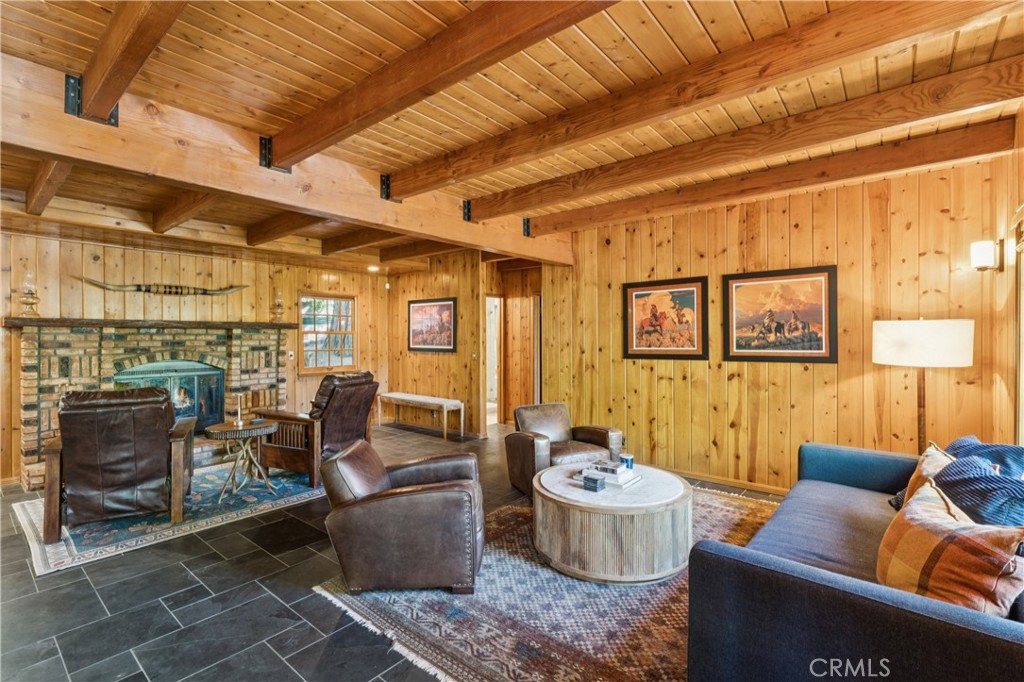 425 Golf Course Way Property Photo 7