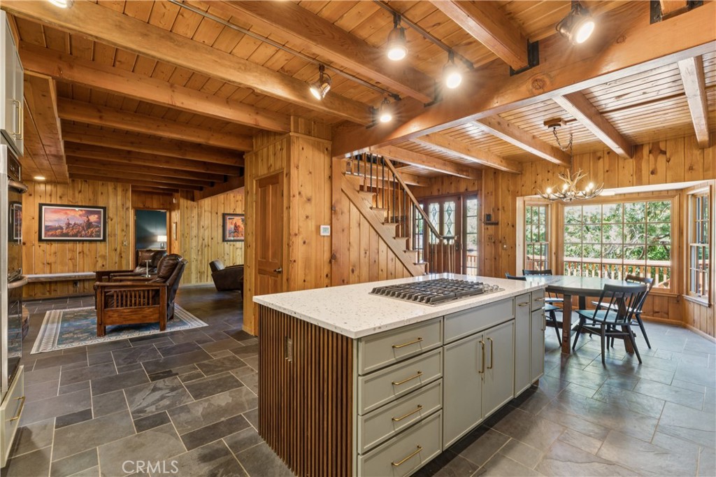 425 Golf Course Way Property Photo 13