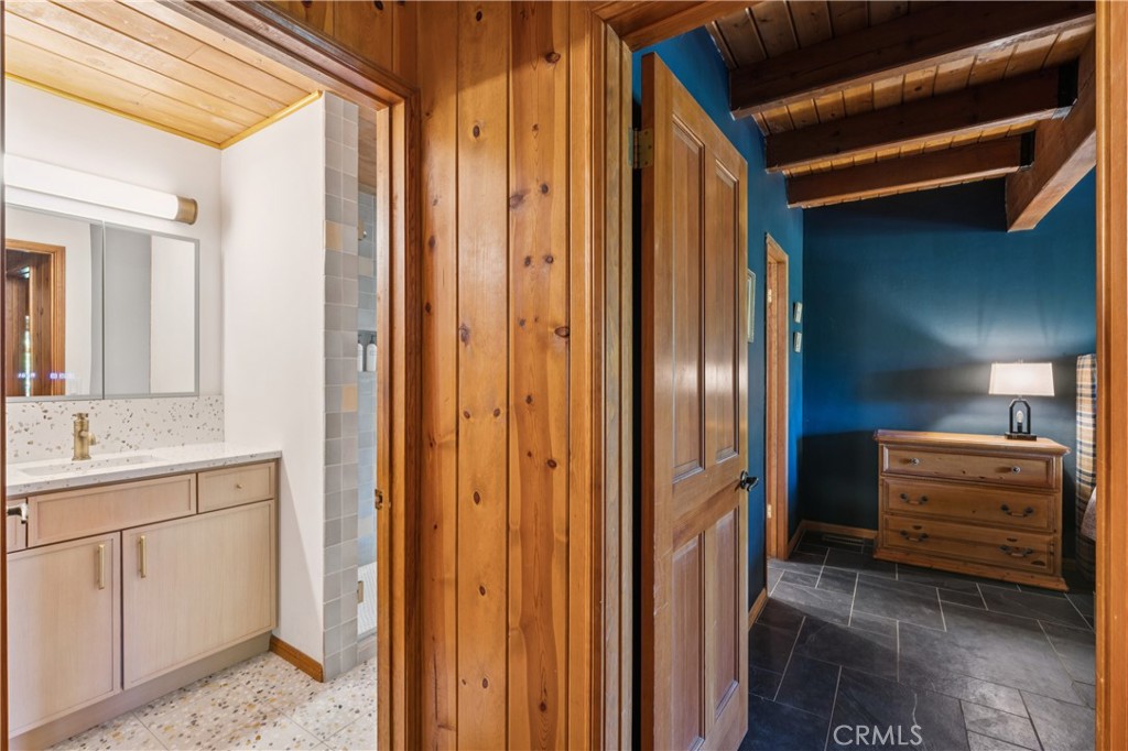 425 Golf Course Way Property Photo 14