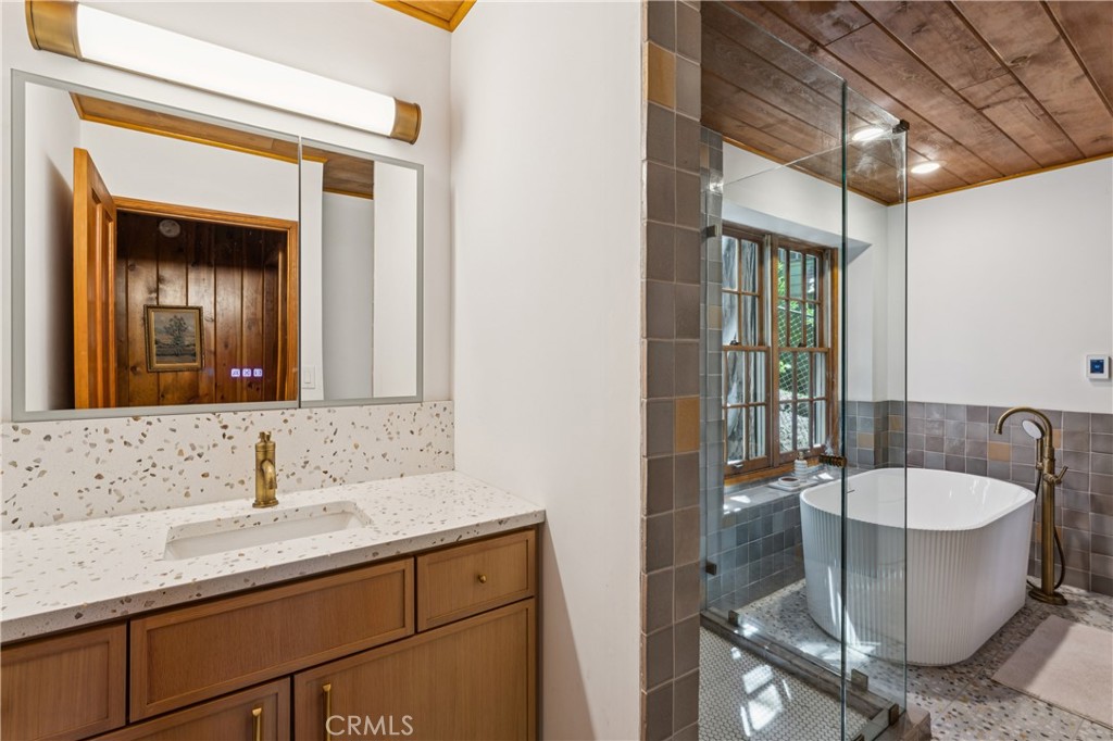 425 Golf Course Way Property Photo 18