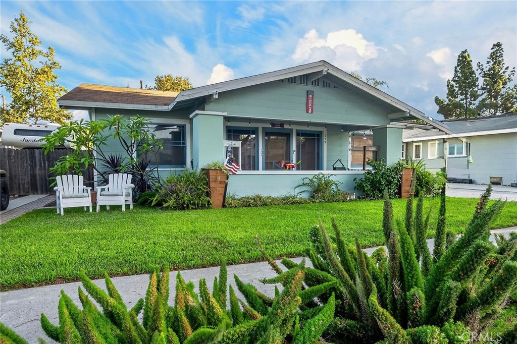 217 W Whiting