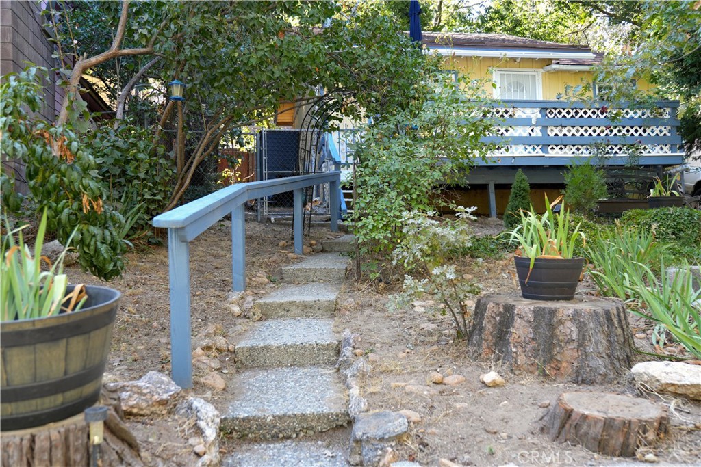 22911 Redwood Property Photo 2