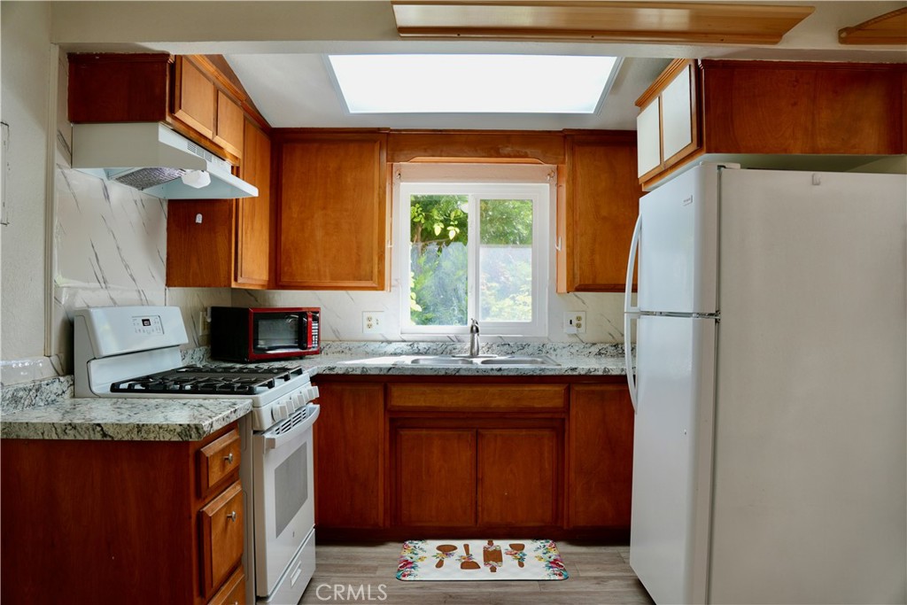 22911 Redwood Property Photo 10