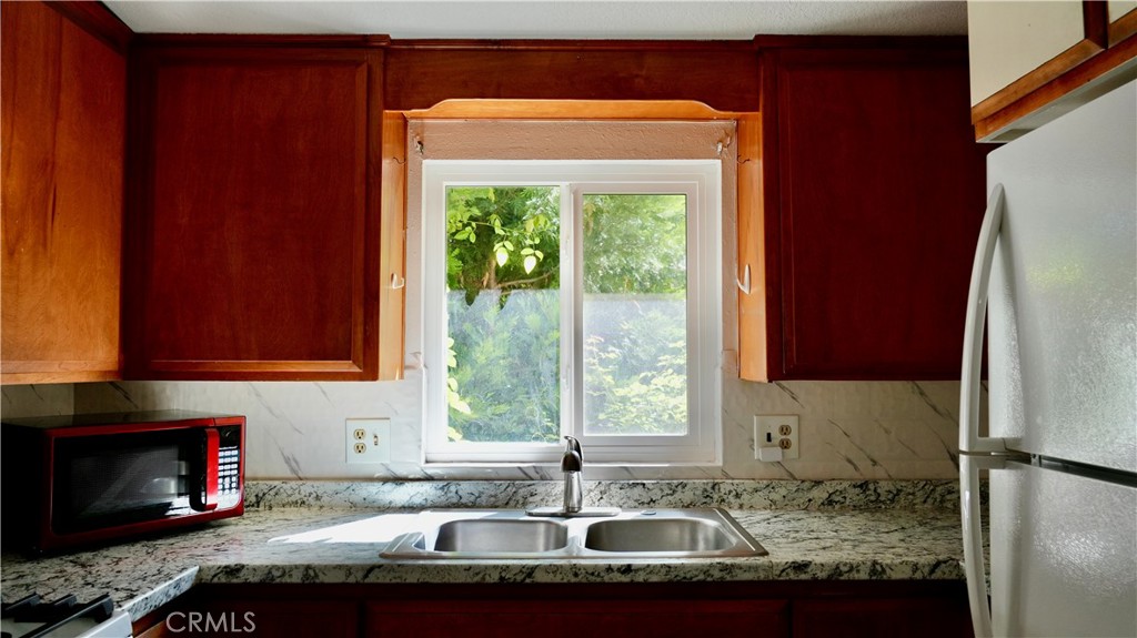 22911 Redwood Property Photo 11