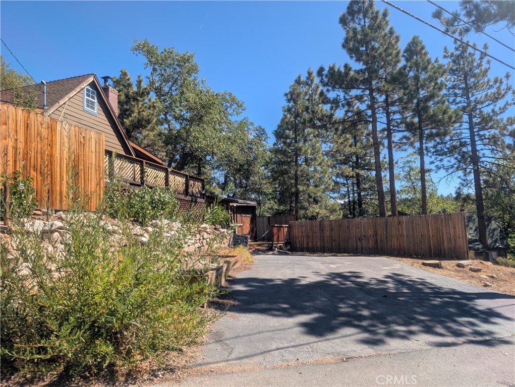 1137 Ridge Property Photo 2