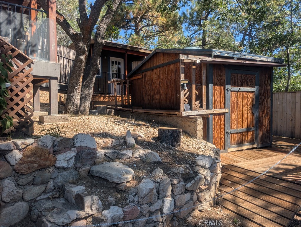 1137 Ridge Property Photo 3