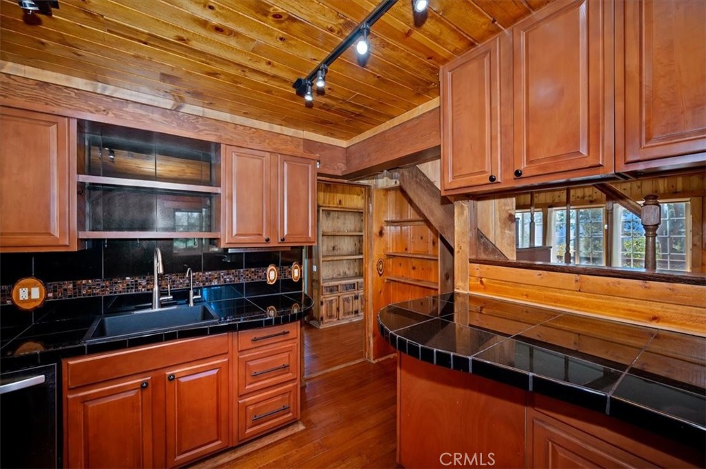 1137 Ridge Property Photo 11