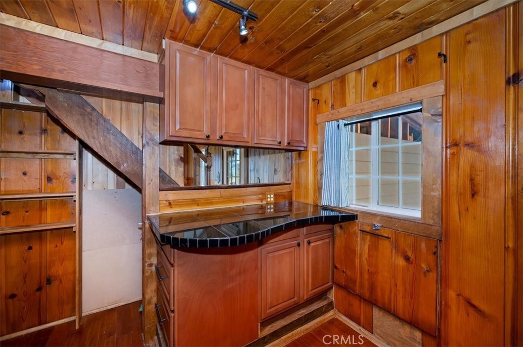 1137 Ridge Property Photo 12