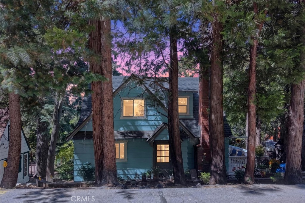 208 Heliotrope Property Photo 2
