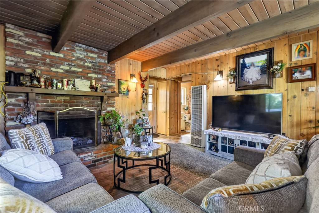 208 Heliotrope Property Photo 4