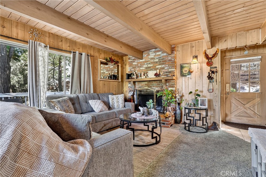 208 Heliotrope Property Photo 5