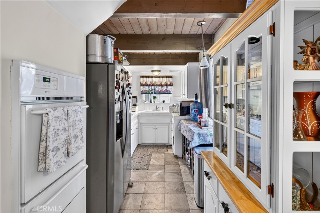 208 Heliotrope Property Photo 12