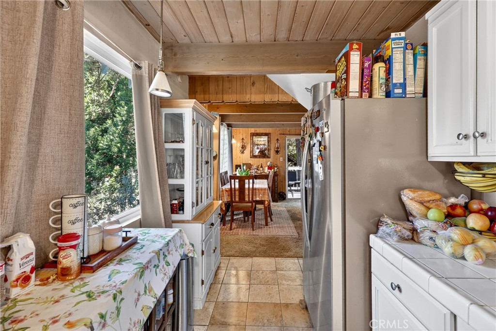 208 Heliotrope Property Photo 14