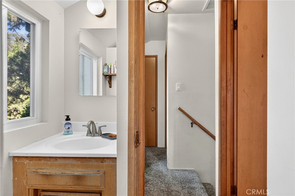 208 Heliotrope Property Photo 17