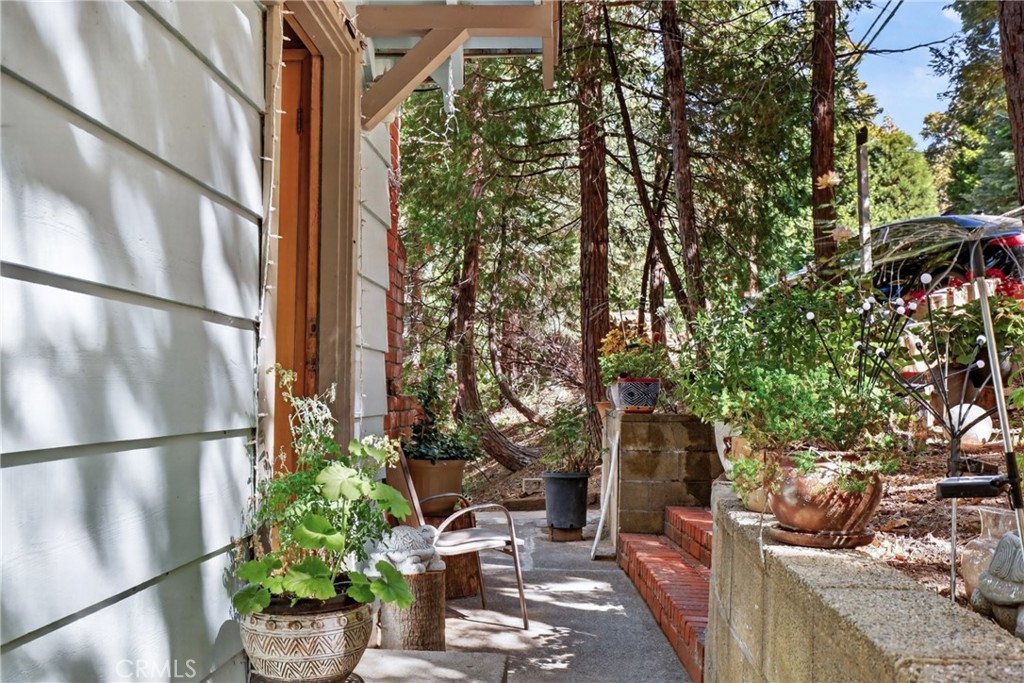 208 Heliotrope Property Photo 33